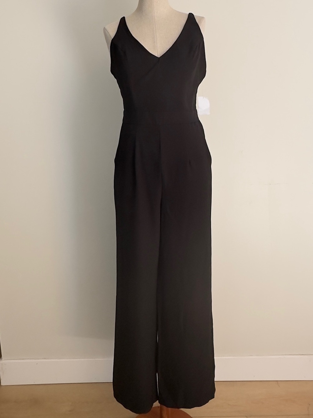 Sleeveless Black V-Neck Wide-Leg Jumpsuit